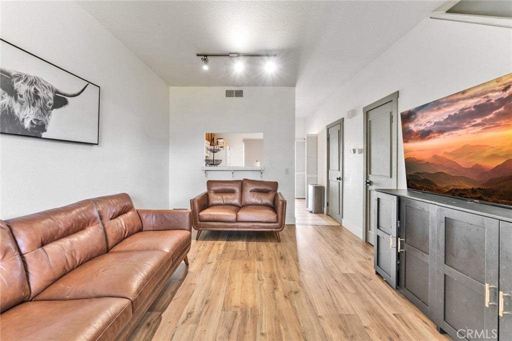 926 W Philadelphia K57