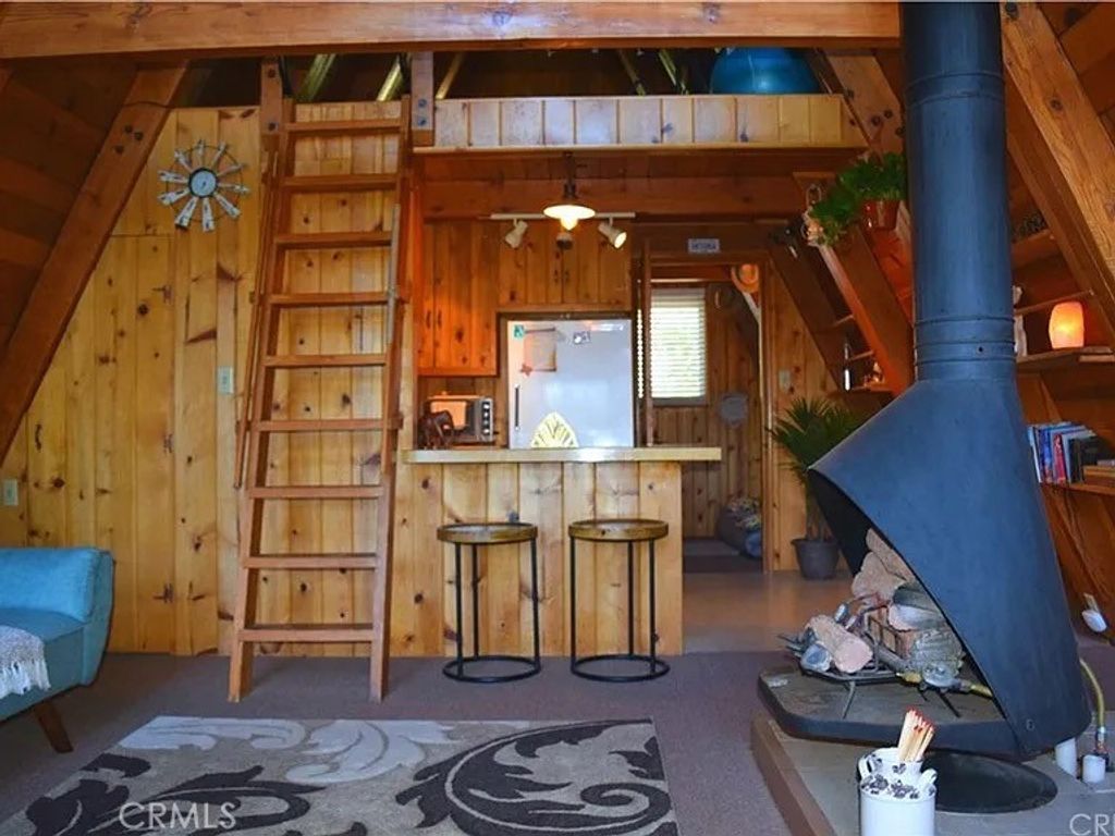 Photo of 219 Pine Canyon, Frazier Park, CA 93225 (MLS # SR26095548)