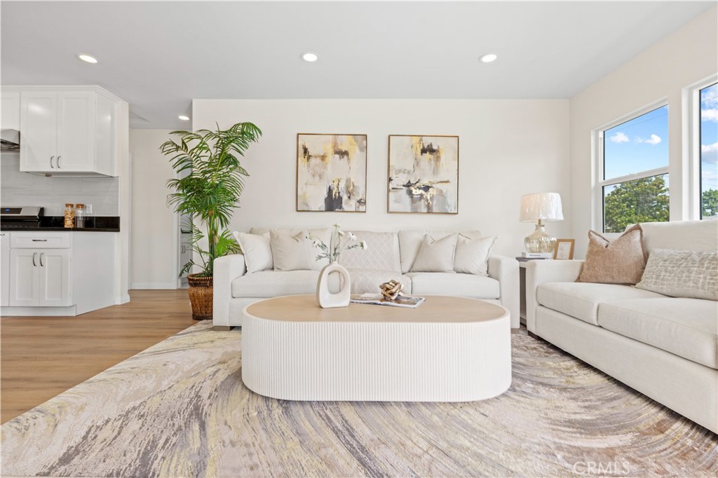 2516 E Walnut Creek