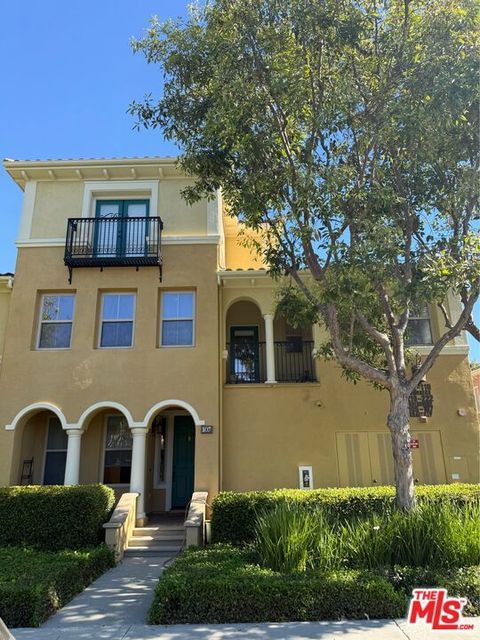Photo of 117 Chantilly, Irvine, CA 92620 (MLS # 26666383)