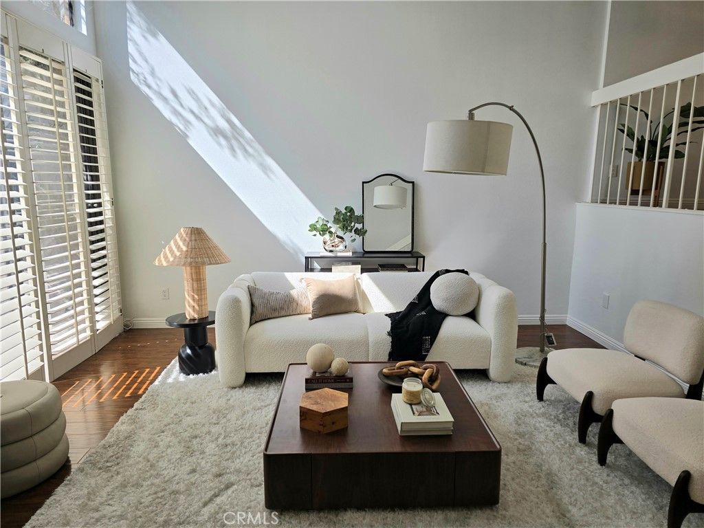 Photo of 6121 Shoup Avenue #10, Woodland Hills, CA 91367 (MLS # SR25143453)