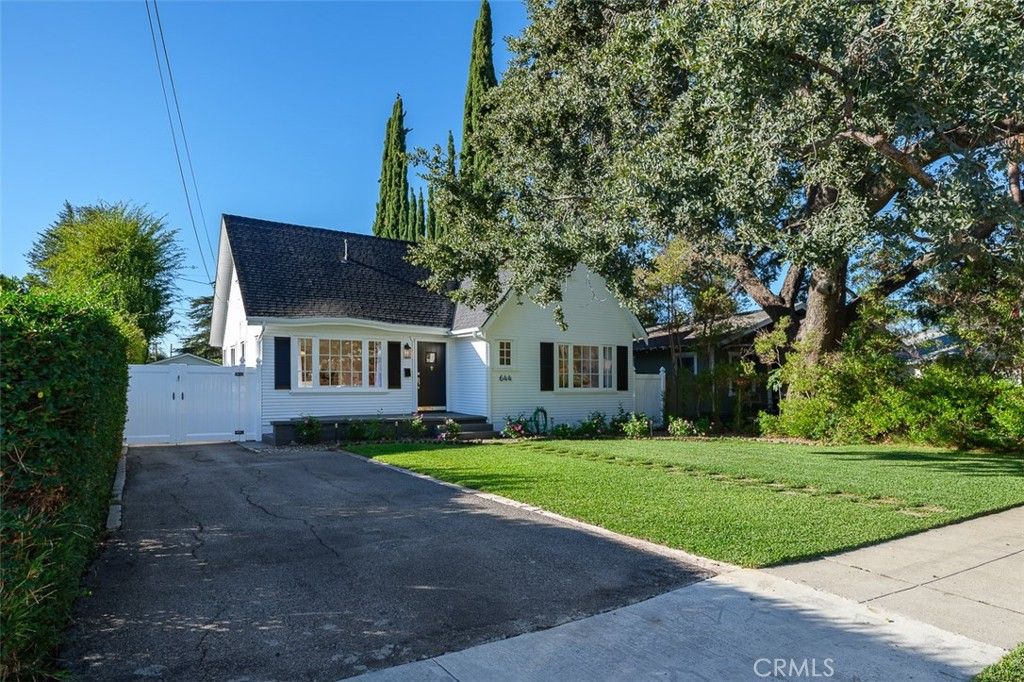 Photo of 644 W Colorado Blvd, Monrovia, CA 91016 (MLS # AR25244554)