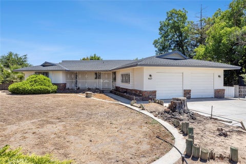 Photo of 947 S Stanford Avenue, Fresno, CA 93727 (MLS # FR26137845)