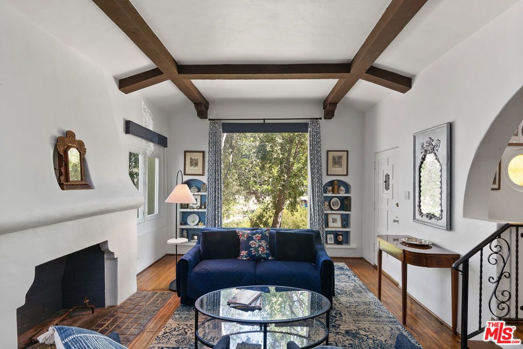 Photo of 10365 Ilona Avenue, Los Angeles, CA 90064 (MLS # 25581229)