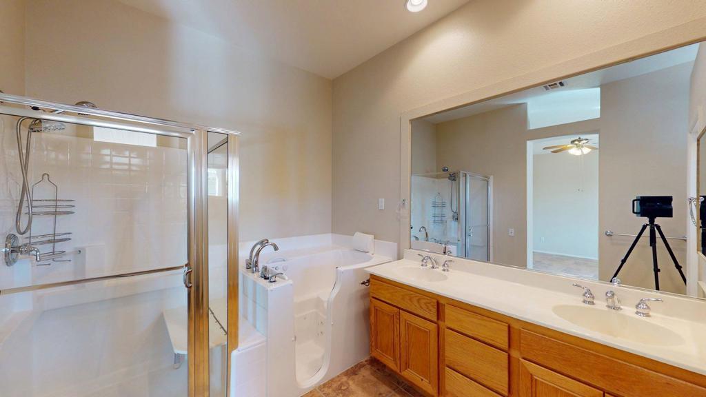 Vintage Palms - Residential