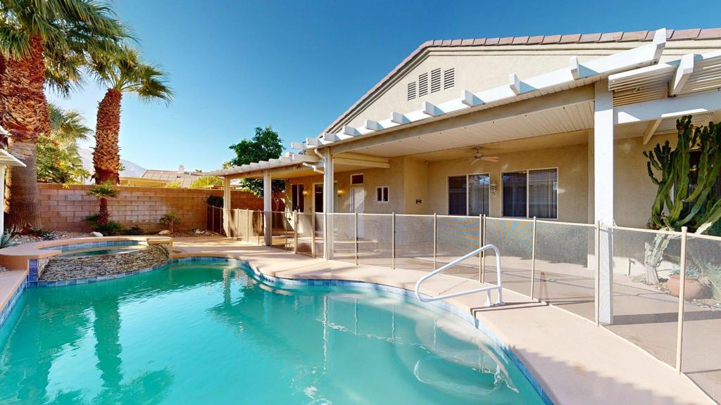 Vintage Palms - Residential