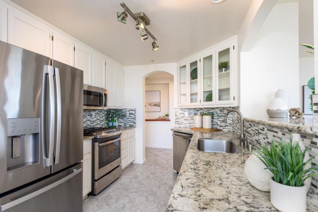 500 Baltic Circle 524