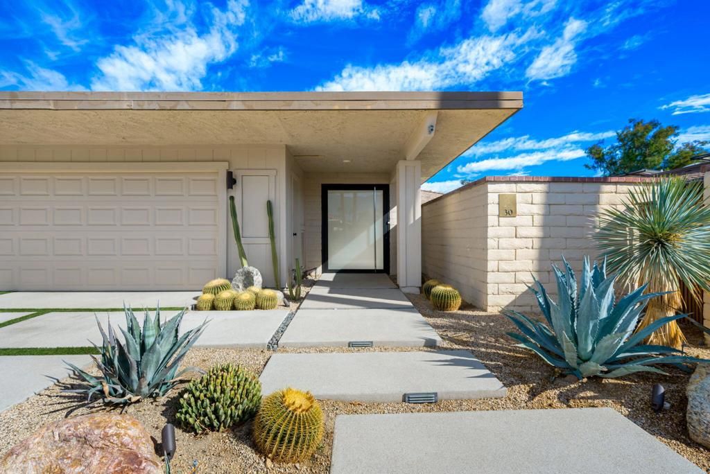 Photo of 30 Dartmouth Drive, Rancho Mirage, CA 92270 (MLS # 219144183DA)