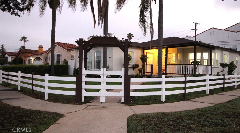 Fully remodeled 3 bed, 2 bath home on a rare 7,168 sq ft corner lot with ADU + SB9 potential! Features include open layout, sun-filled living space, new HVAC, windows, luxury vinyl plank floors, and a stunning kitchen with quartz counters + KitchenAid appliances. Stylish bathrooms and a bonus sunroom complete the home.
Detached 2-car garage is ready for ADU conversion. Zoned for SB9 lot split — live in one, rent the other or build a second home.
Minutes from LAX, SoFi, Intuit Dome, Metro, DTLA, and USC. Ideal for investors, multi-gen families, or house hackers. Don’t miss this opportunity to own one of South LA’s best value-add lots — fully move-in ready and future-proofed for income.