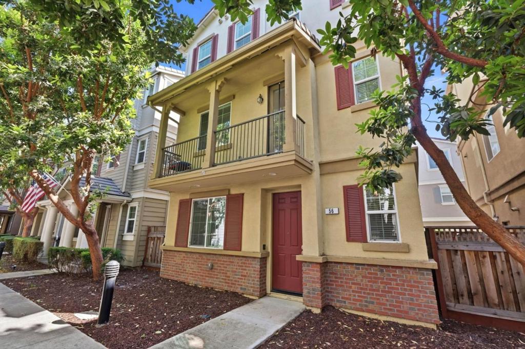 56 Regency Place