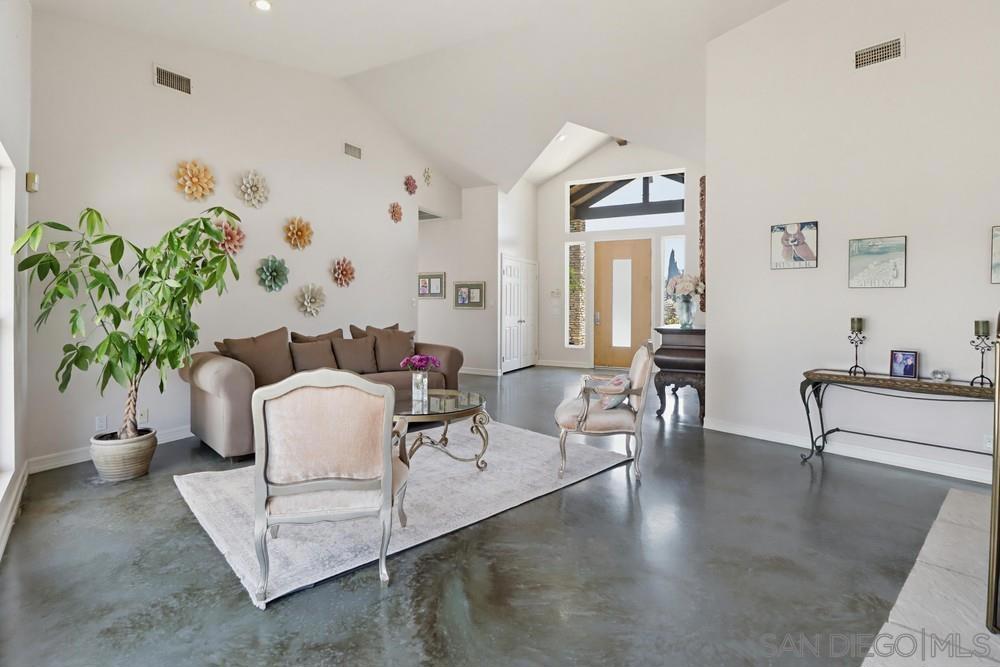3019 Calle Allejandro