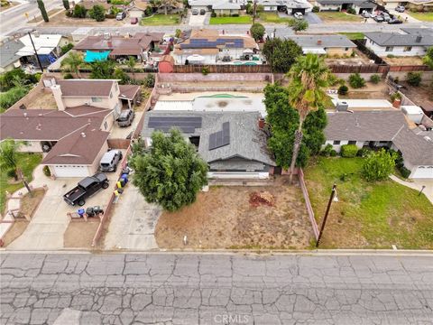 26136 23rd Highland CA 92346