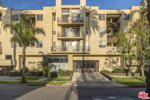 Photo of 112 N HAMILTON Drive #305, Beverly Hills, CA 90211 (MLS # 26986311)