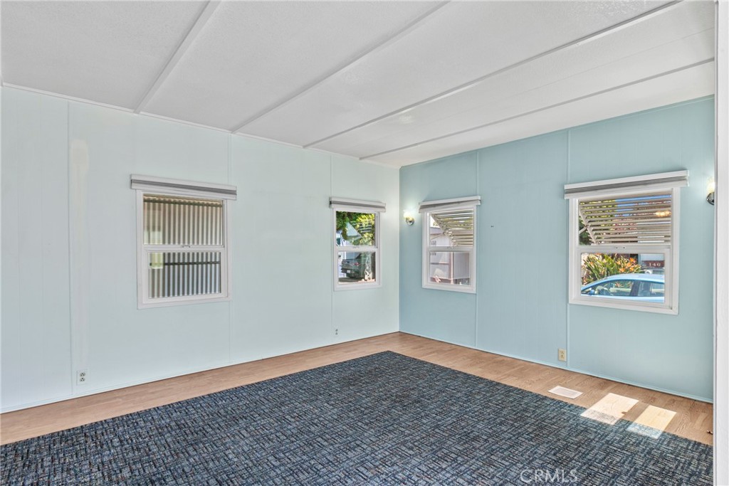 1370 W Grand Ave 128