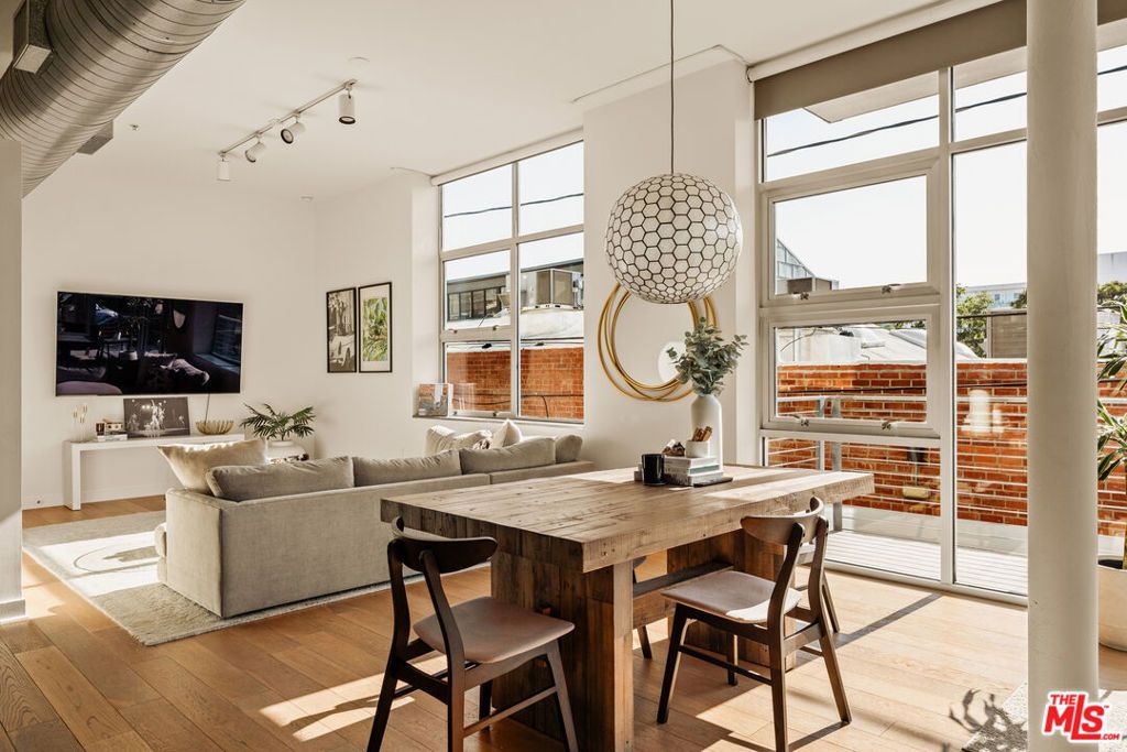 Photo of 4080 Glencoe Avenue #226, Marina Del Rey, CA 90292 (MLS # 26639663)