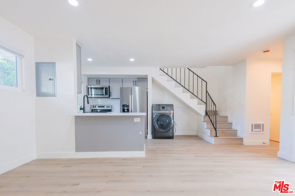 2757 Andreo Avenue 3