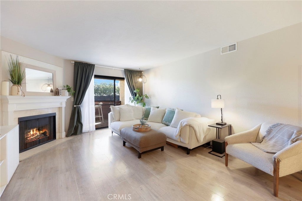 2501 Temple 116