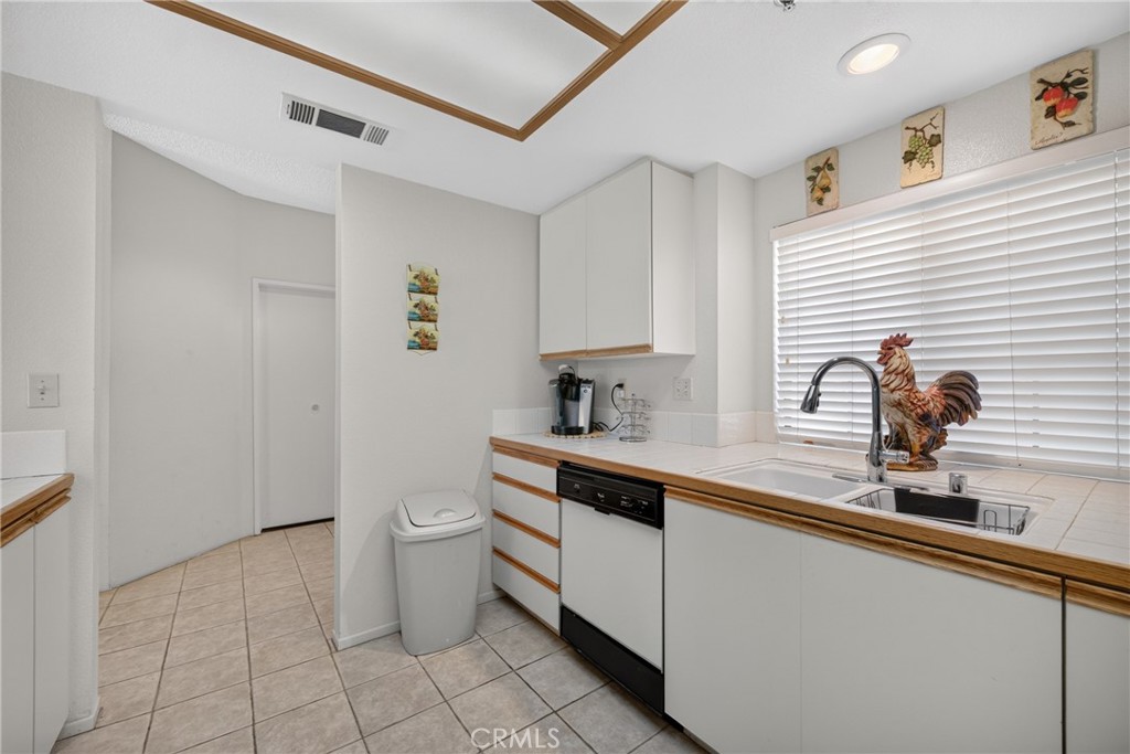 34003 Calle Mora