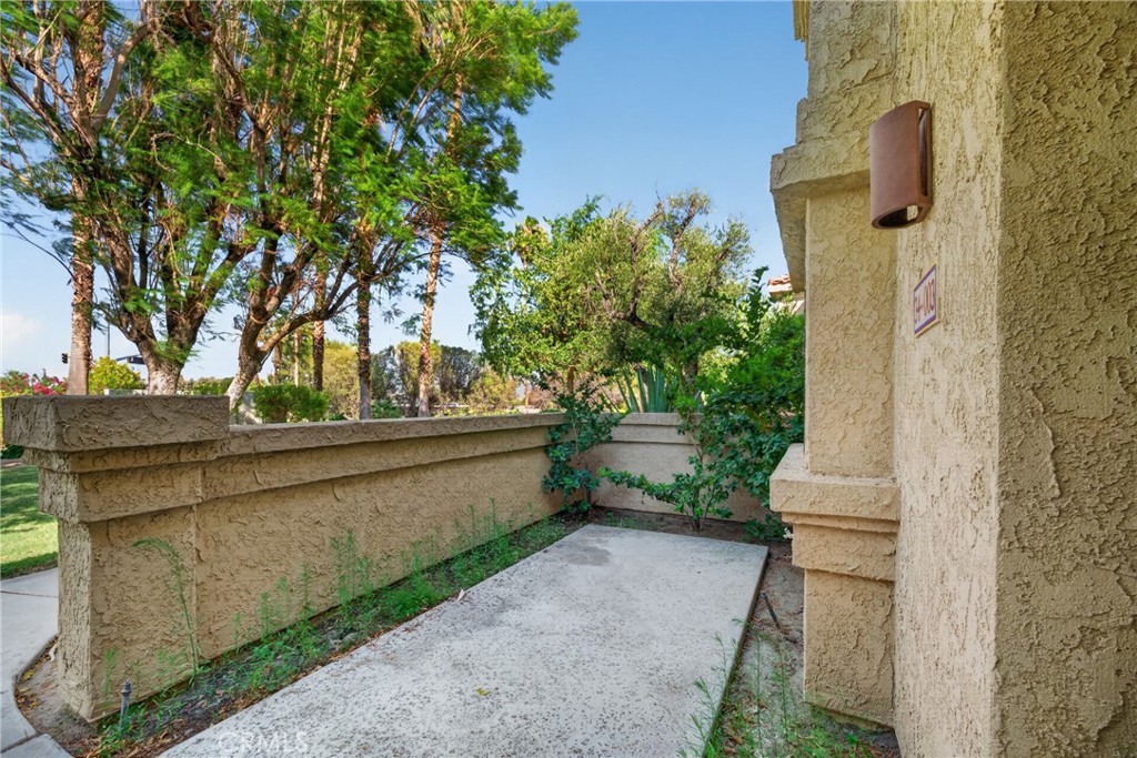 34003 Calle Mora