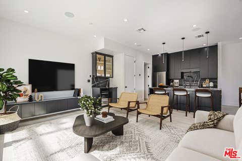 Photo of 1815 Barry Avenue, Los Angeles, CA 90025 (MLS # 26874303)