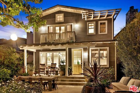 Photo of 821 Amoroso Place, Venice, CA 90291 (MLS # 26827211)