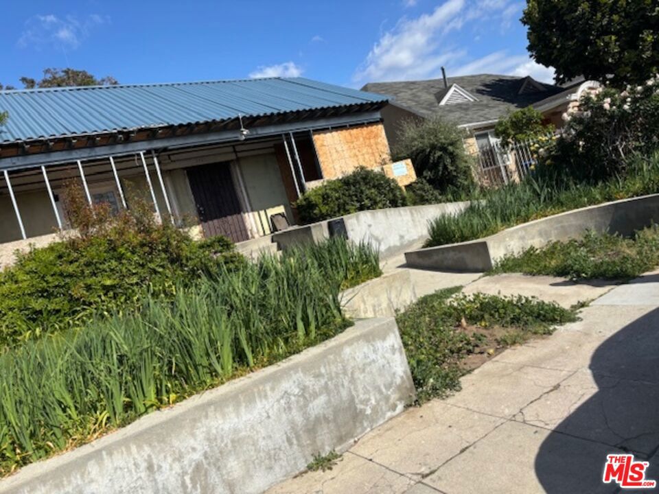 770 N Alexandria Avenue