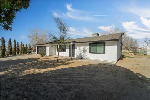Photo of 40604 154th St E, Lancaster, CA 93535 (MLS # SR26048020)