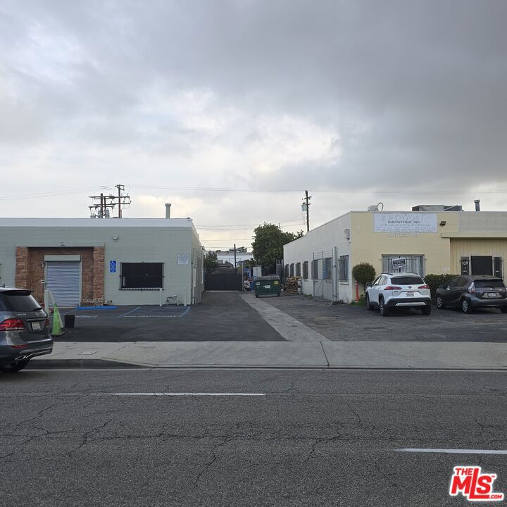 455 E Alondra Boulevard