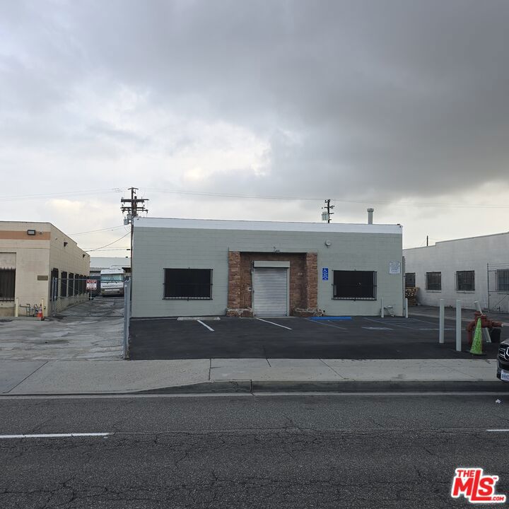 HUGE,GREAT PRICE REDUCTION...Wonderful, Industrial Space located in Gardena. Clean. Unlock your next business move with this high-function industrial building. Perfect for manufacturing, logistics, or distribution. Property Highlights: Ample Parking, Room for trucks, staff, and operations. High Ceilings Accommodate large equipment and storage. Resurfaced Flooring Durable and clean, ready for heavy-duty use. lots of front office Space potential. Remodeled Bathroom, Upgraded electrical. Tidy and professional for day-to-day operations.Roll-Up Doors (Front & Rear) Streamlined access for loading/unloading.Freeway Close & just minutes from major routes for fast, efficient transport. Move-In Ready and built for productivity. Central to South Bay with easy access to the 110, 91, and 405.Schedule a tour today and see how this space can work for your business.