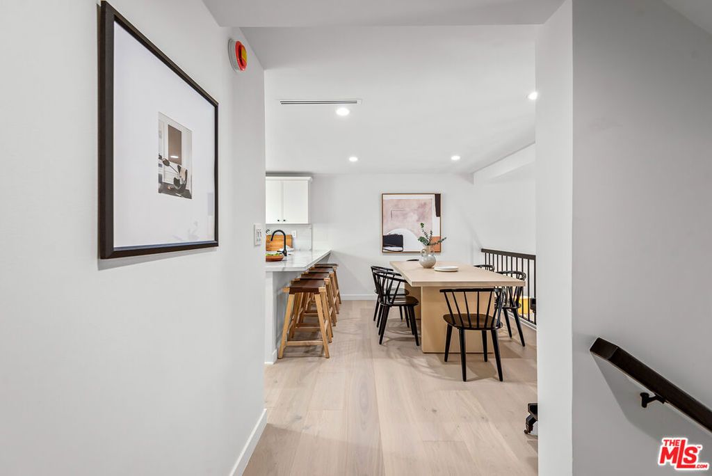 listing image 130729781611646570868