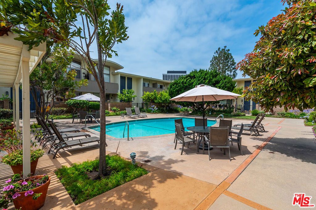 listing image 130724630040514660855