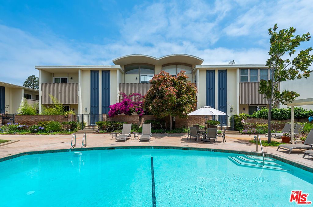 listing image 130723792824015572664