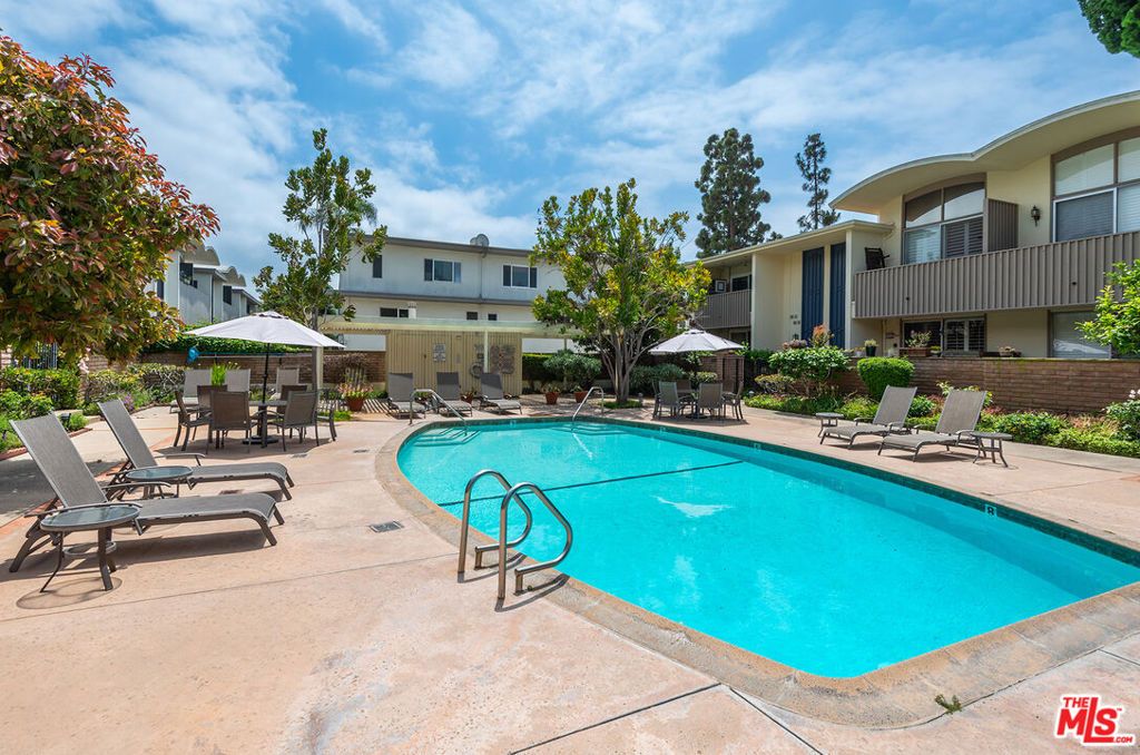 listing image 130728549215112728946