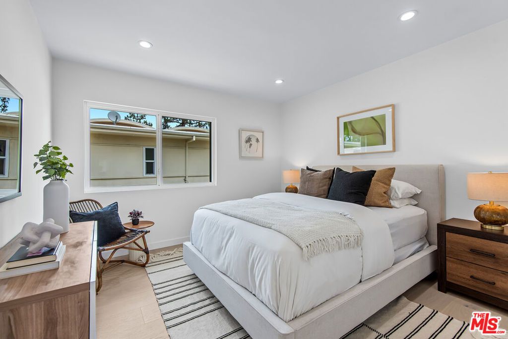 listing image 130723132881083336550