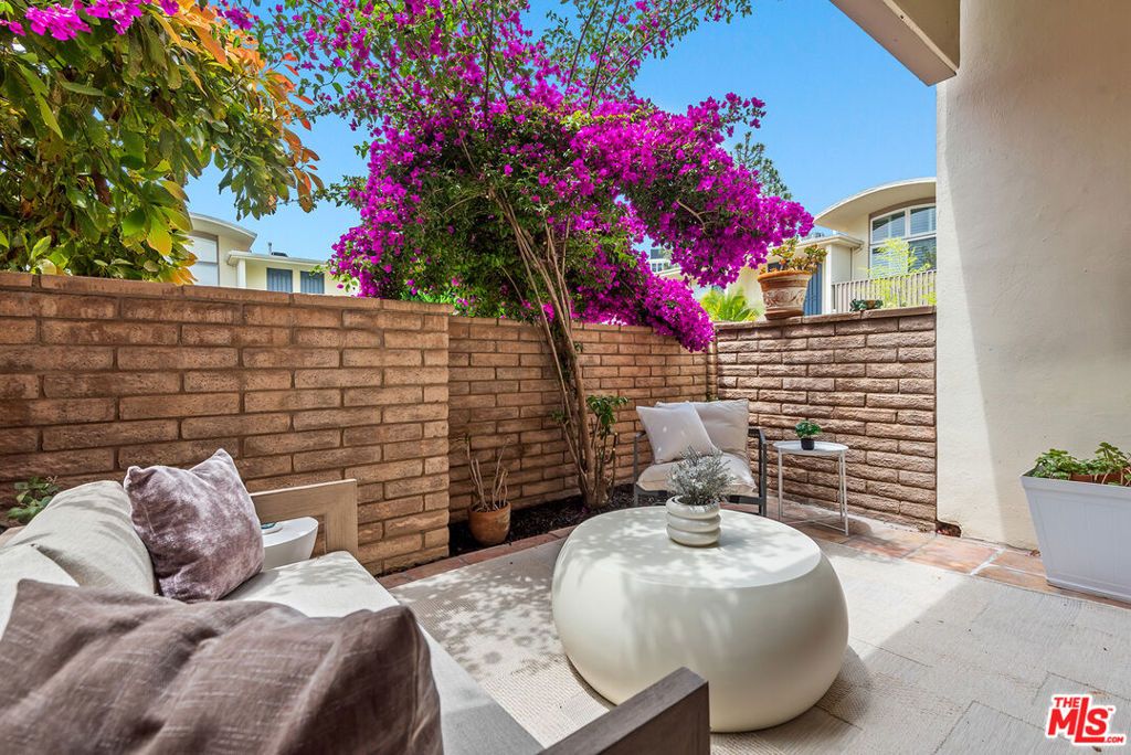 listing image 130725734765646763164