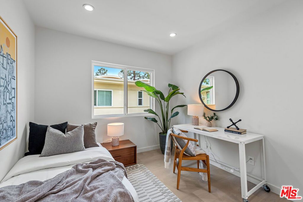 listing image 130723284825360396532