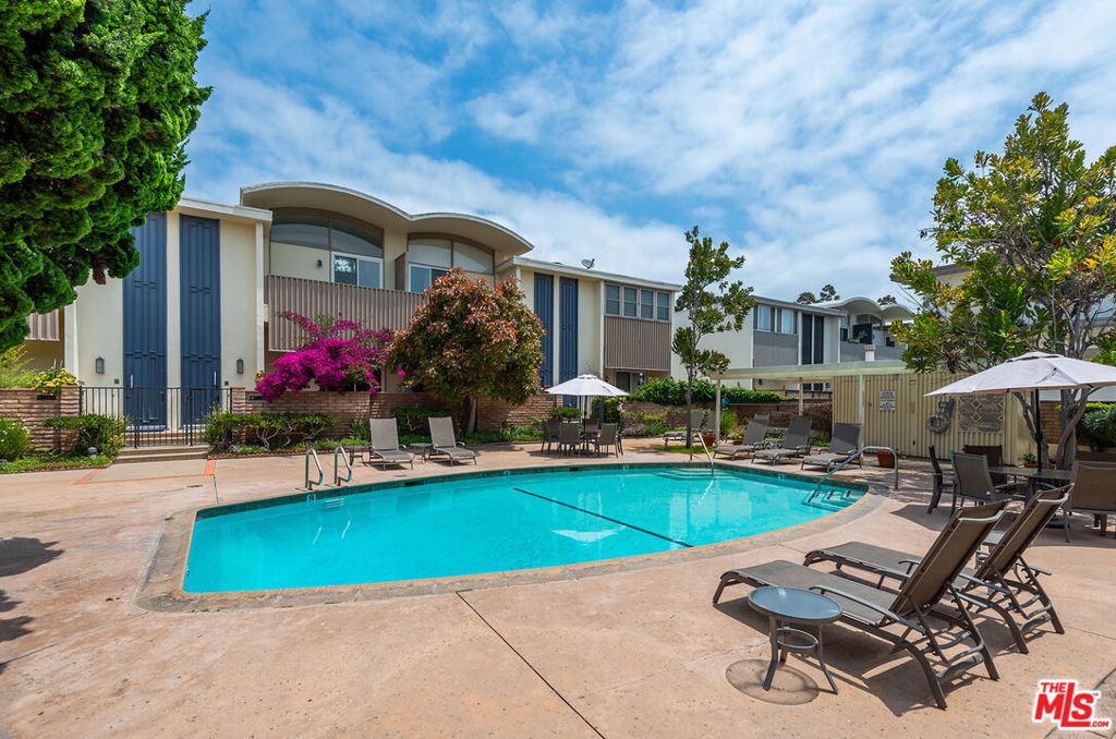 listing image 130724079074569586637