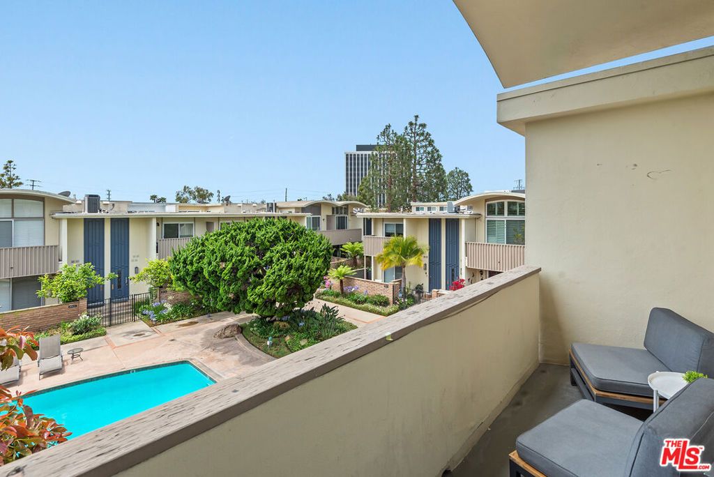 listing image 130729768824634966852
