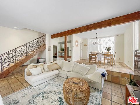 Photo of 28340 Rey De Copas Lane, Malibu, CA 90265 (MLS # 26778563)