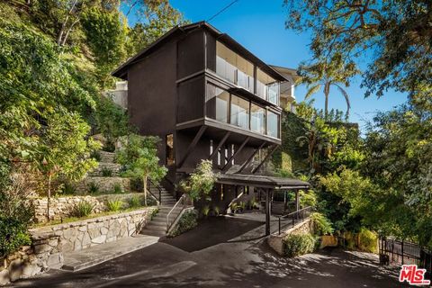 Photo of 1782 Viewmont Drive, Los Angeles, CA 90069 (MLS # 26644949)