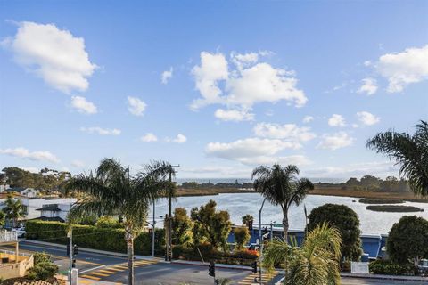Photo of 1128 Las Flores Dr, Carlsbad, CA 92008 (MLS # 260010423SD)