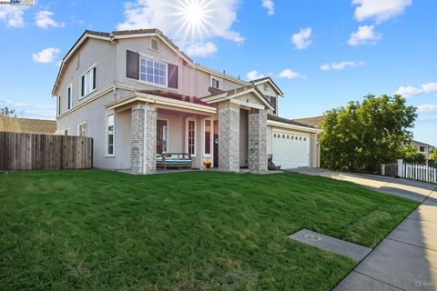 Photo of 127 Entrada Cir Cir, American Canyon, CA 94503 (MLS # 41115892) Photo of 127 Entrada Cir Cir, American Canyon, CA 94503 (MLS # 41115892)