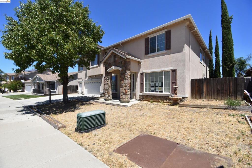 1875 Ventura Dr