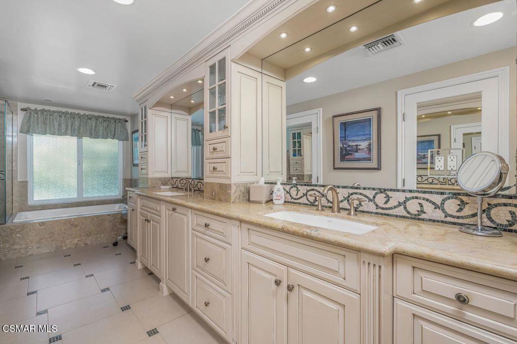 Clubview Townhomes NR-749 - 749 - Residential