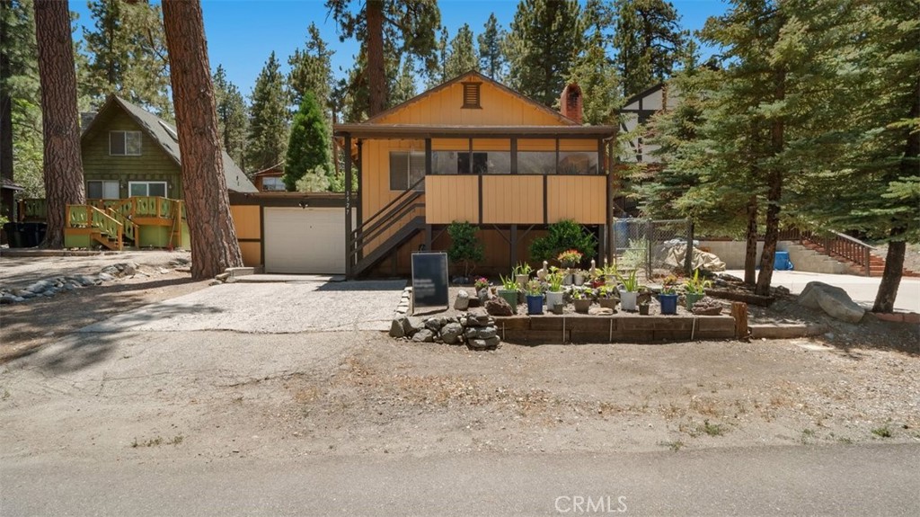 1527 Betty Street