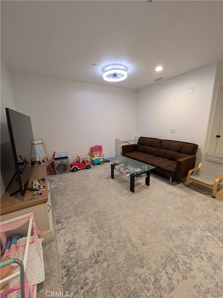 Mirasol (MIR) - Residential Lease