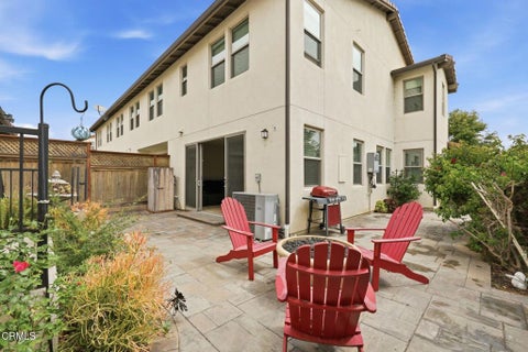 Tiny photo for 283 Los Altos Walk, Ventura, CA 93004 (MLS # V1-37066)