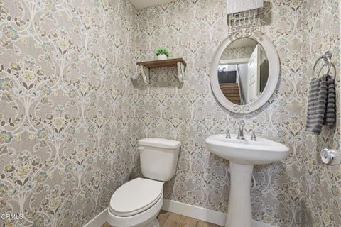 Tiny photo for 283 Los Altos Walk, Ventura, CA 93004 (MLS # V1-37066)