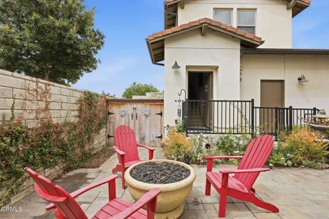 Tiny photo for 283 Los Altos Walk, Ventura, CA 93004 (MLS # V1-37066)