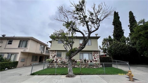 Photo of 919 N Orange Grove Avenue #5, Los Angeles, CA 90046 (MLS # SR26203012)